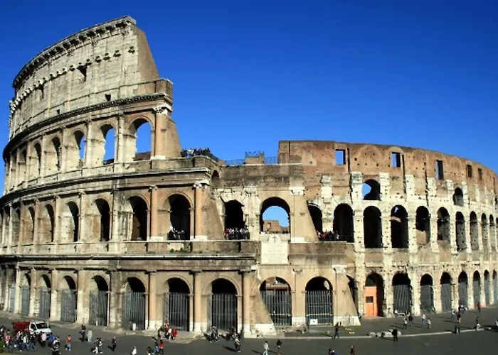 Central Palace Colosseum Acomodação com café da manhã  *